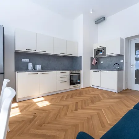 Seifertova Apartamento *